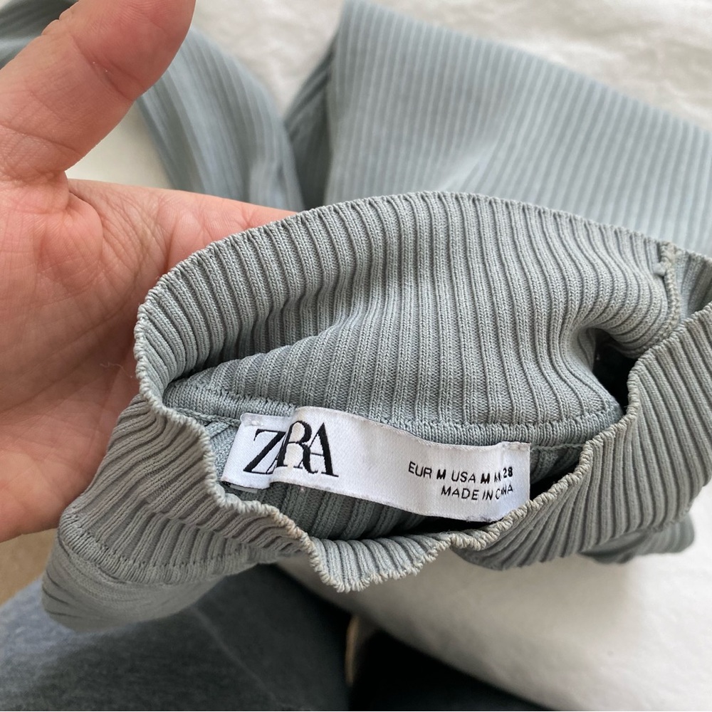 Zara Ribbed Sweater - Picture 3 of 3